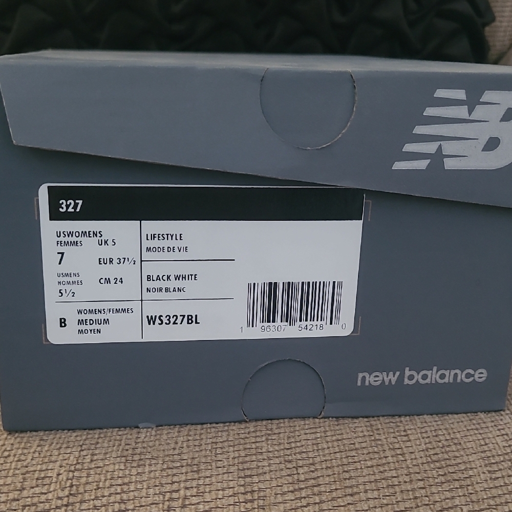 NEW BALANCE WOMEN'S 327 BLACK WHITE SNEAKERS - Picture 11 of 11